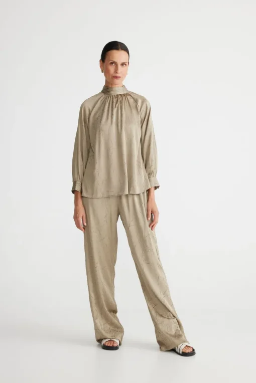 Brave & True - Antoinette Top - Moss - Womens Fashion