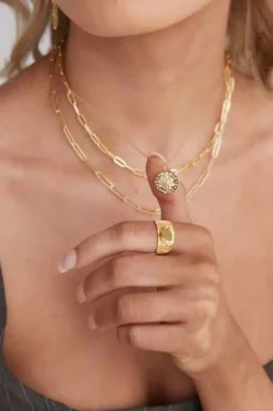 Isla Necklace