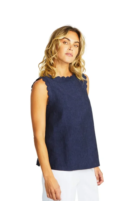 Lucy Linen Scallop Top | Navy